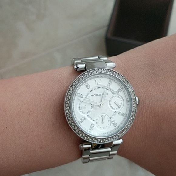 Michael Kors watch - Picture 3 of 4